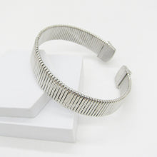 Load image into Gallery viewer, BOLD METAL CHOKER – WIDE RIBBED GOLD OR SILVER STATEMENT NECKLACE