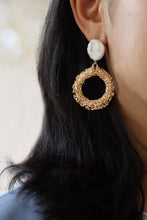 Load image into Gallery viewer, METAL & PEARL DROP EARRINGS