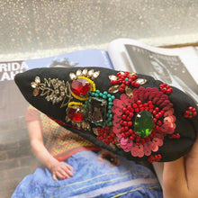 Load image into Gallery viewer, BEADED FLOWER WITH CRYSTAL HEADBAND