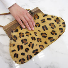 Load image into Gallery viewer, LEOPARD PRINT COWHIDE LEATHER WOOD FRAME CLUTCH
